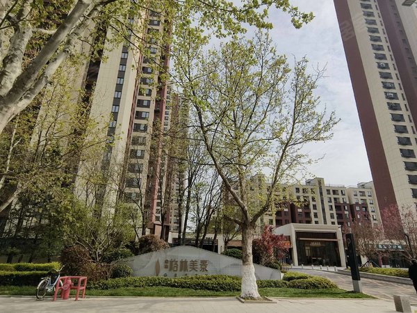 青岛黄岛隐珠金地格林美景金地格林美景套三精装家具家电齐全1800月