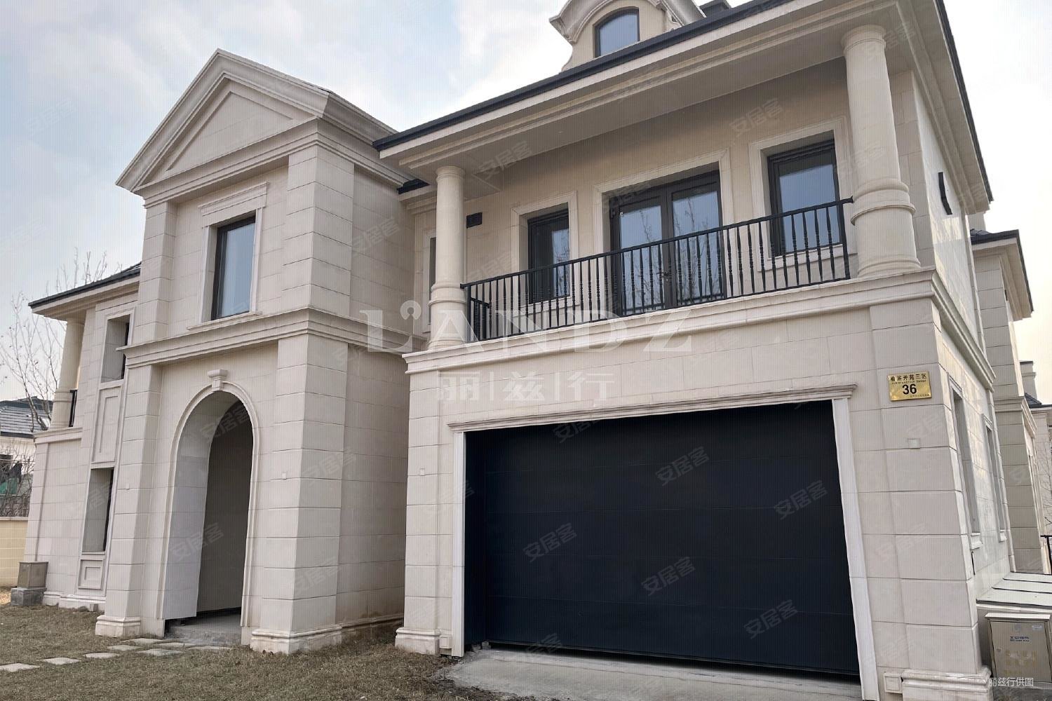 格拉斯小镇(别墅)5室3厅3卫822㎡东7600万