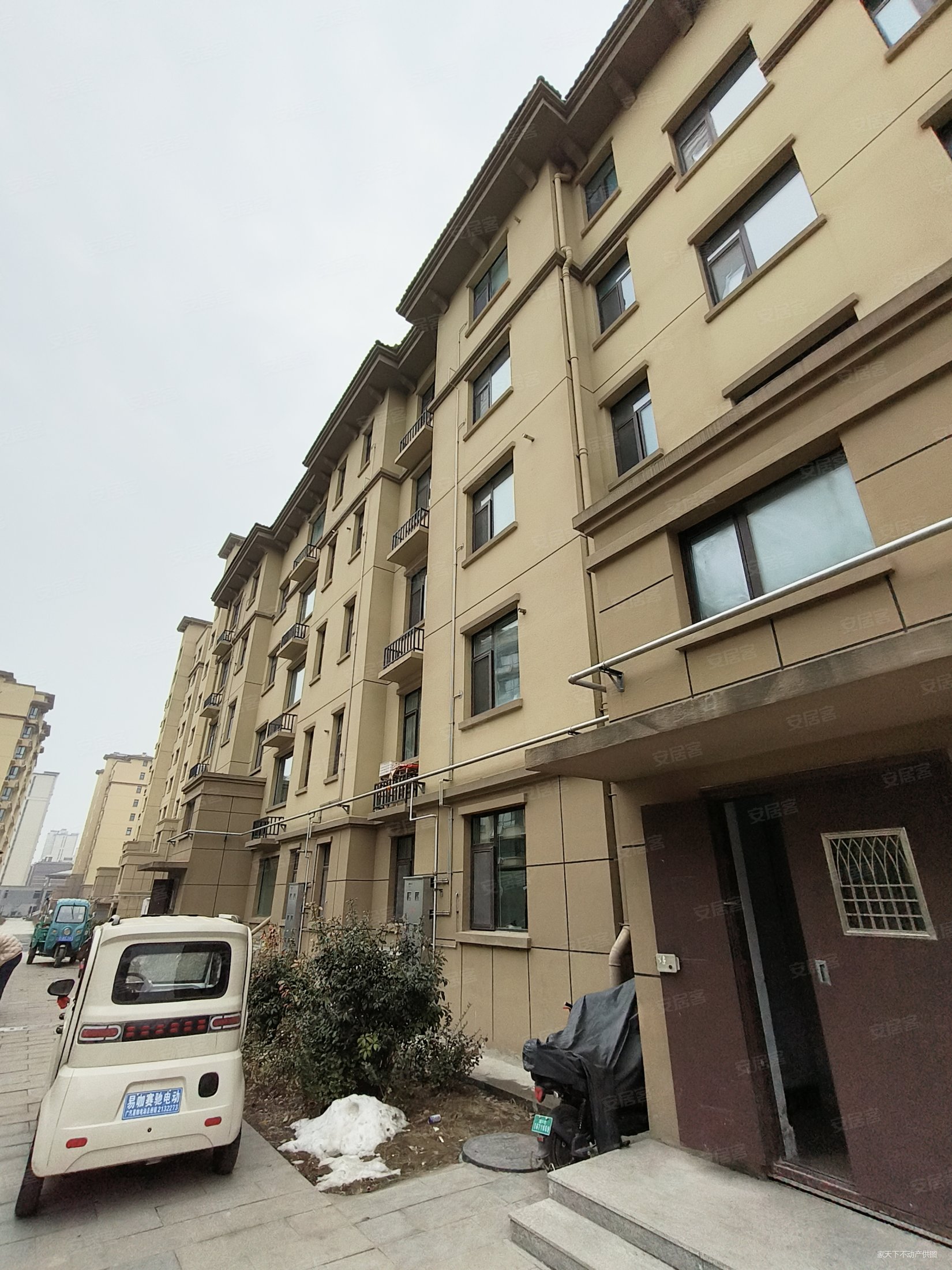 青州诺贝尔城3室2厅1卫120㎡南北55万