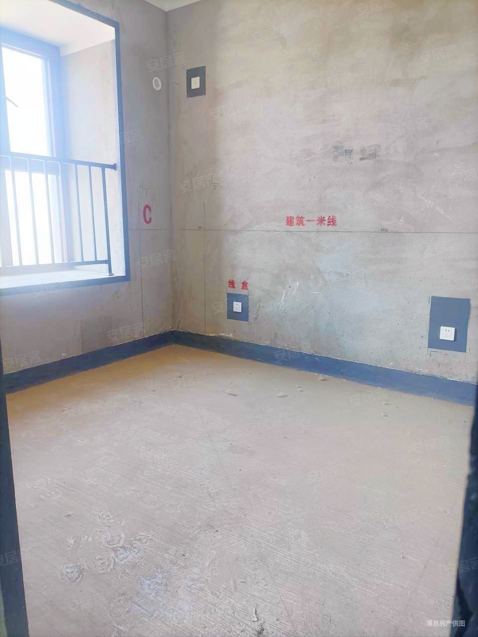 中牟城区 双卫生间 正南朝向 高楼层视野好 电梯房 临地铁