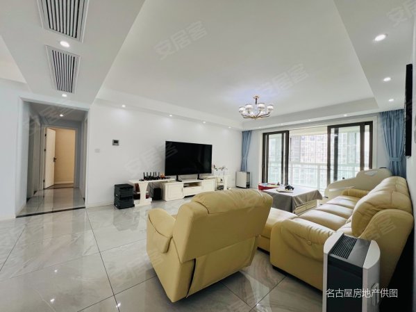 金河国际华庭,品质精装,大平层,小区中心景观地铁口