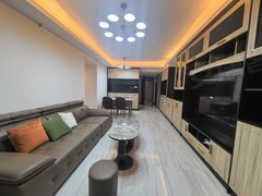 东莞南城宏远三五零零初次出租 豪华南向大三房 95成新 全屋定制 随时看出租房源真实图片