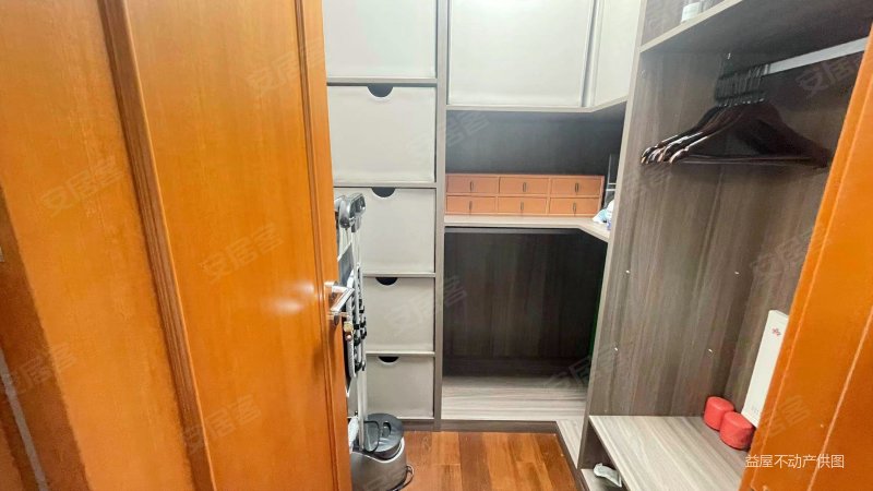 百家湖核心次新房景枫凤凰台中间楼层业主急售精装保养好领包入住