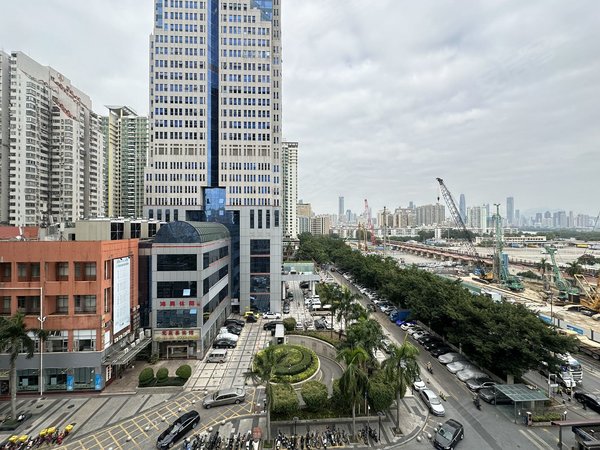 深圳福田皇岗深港1号深港1号 1室2厅1卫 配套齐全 60平 电梯房出租