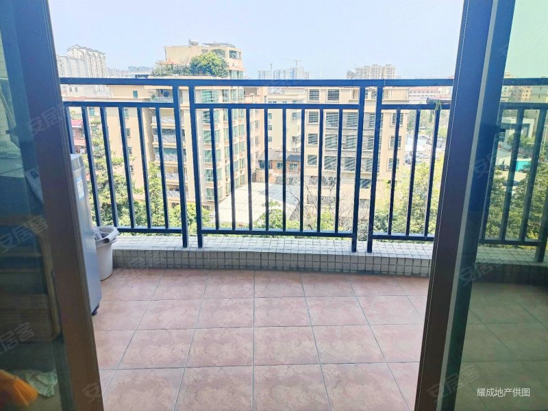 新区骏壹万邦商圈锦东花园3房送入户花园近地铁口