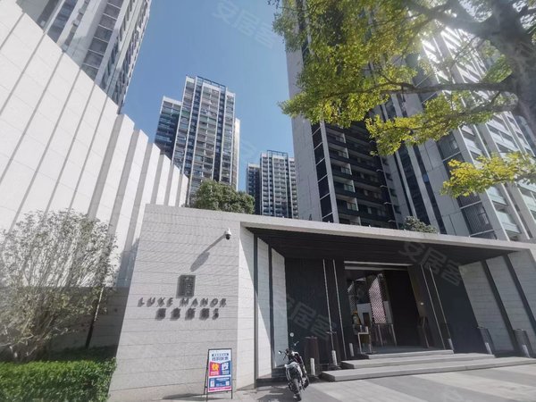 深圳宝安后亭嘉富新禧沙井新桥清平学校旁,三房空房出租,中高楼层!