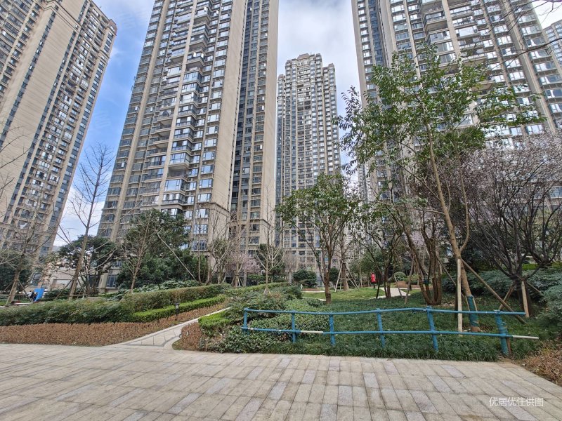 急售北站旁恒大帝景195w买1层得2层价格可谈