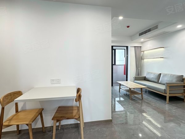 海宁海宁市区硖石江南大道1361号楼银泰商圈浙大旁，实拍朝南1室1厅，单独客厅卧室，双阳台民水电出租房源真实图片