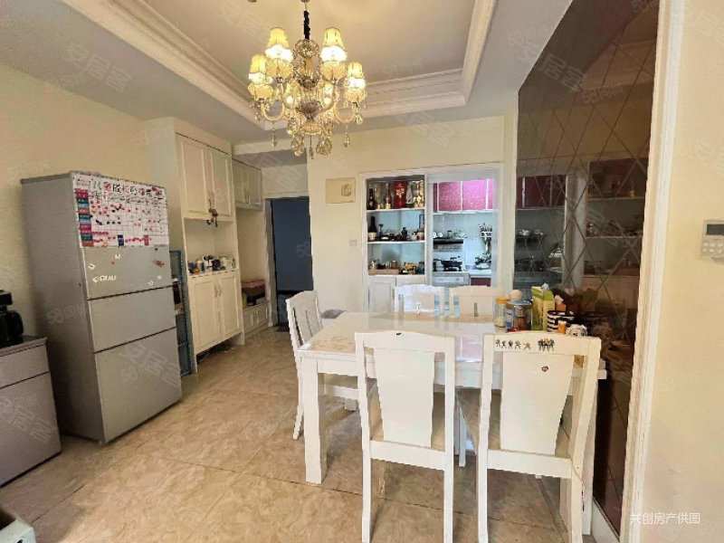 典汇国际两室两厅一卫只要50万装修保养好随时看房