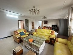 梧州龙圩龙圩城区苍海湖精装大四房出租2300元包物业，拧包入住，随时看房出租房源真实图片