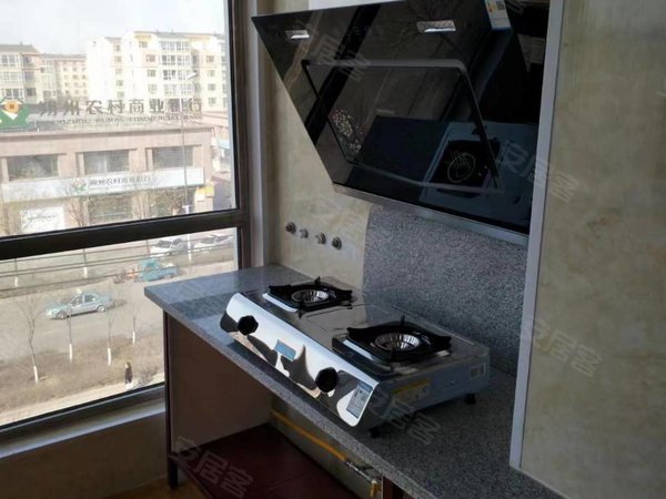 朔州朔城金龙商业街沁园小区出租沁园电梯三居102平米,简单装修1万包