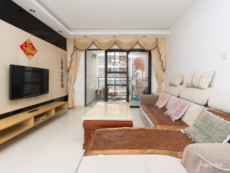 中熙香缇湾花园 交通便利 双卫格局 临地铁 刚需小三居