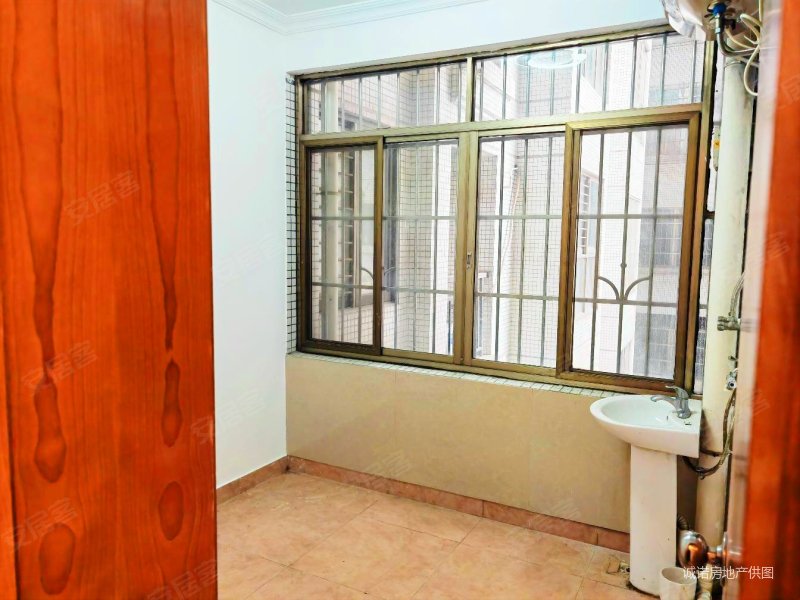 新上凤馨苑三房急售看房合适谈价