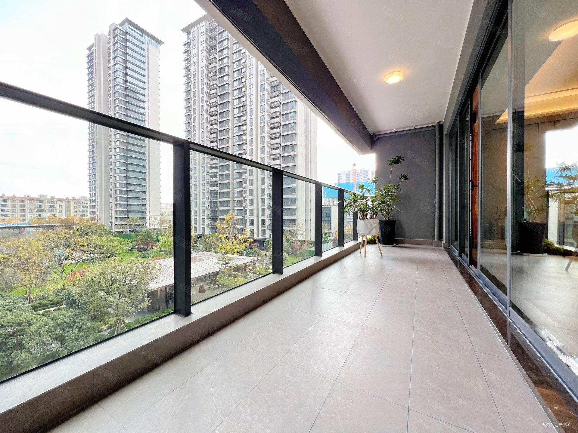 滨江天樾商住楼