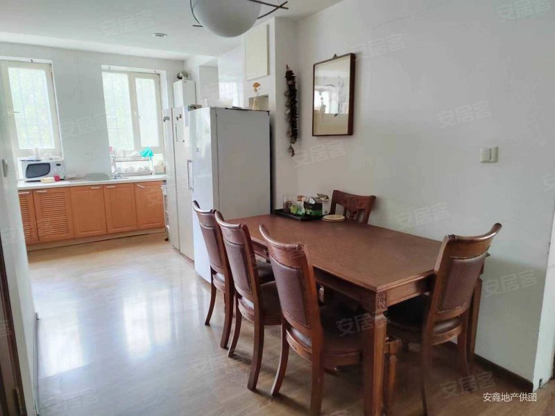 急售海军广场宏都嘉园3室2厅南北通透电梯洋房带露台