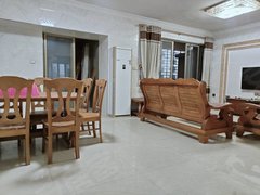 阳江阳西凯旋凯旋附近精装1300月,大三房两厅两卫,家电齐全拎包入住。出租房源真实图片