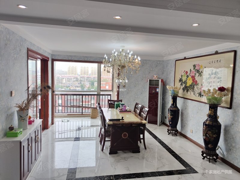 165w大姨装修完一天没住在南湖买的别墅 想要的来 价格合适