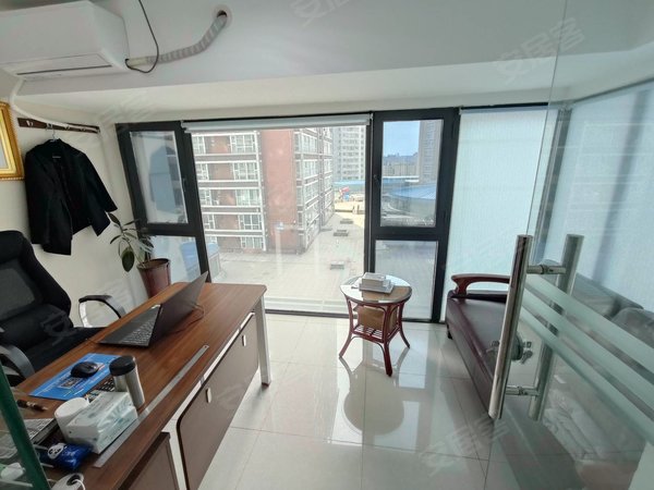 沈阳大东津桥天润公寓天润写字间(办公专用)120平,办公座椅可以留用