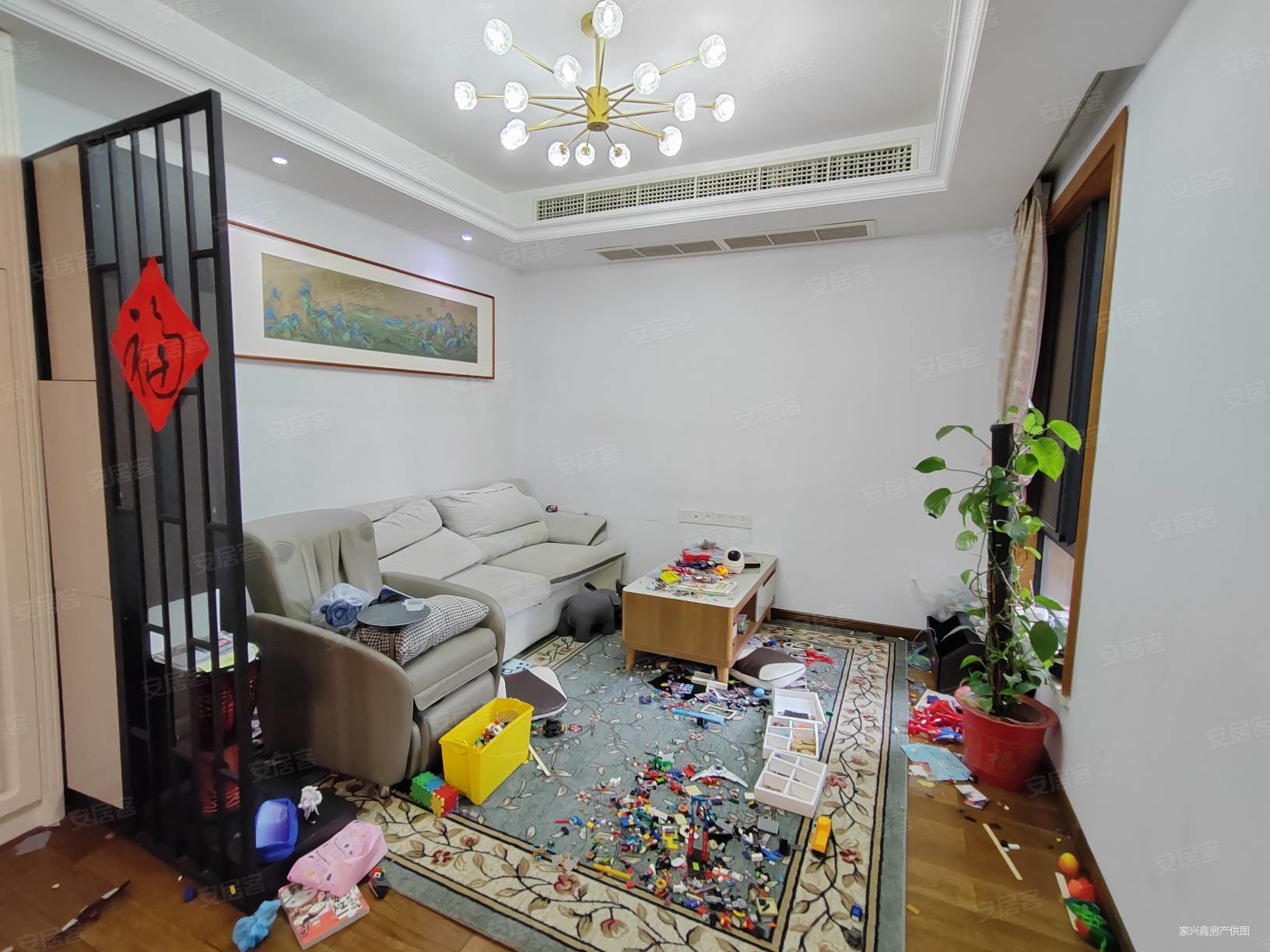 中北路南北通透复地东湖国际三期  刚需小三居 精装可拎包入住