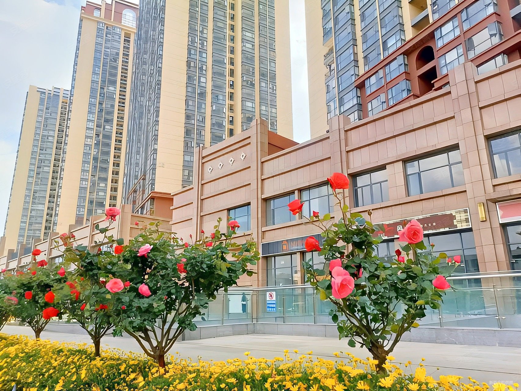 带车位万象城旁地铁口国贸米兰春天精装大四房西南端头中间楼层