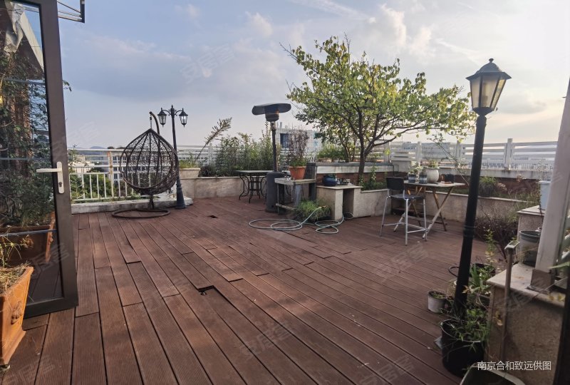 保利紫晶山顶跃大露台高楼层视野无遮挡出行方便电梯房