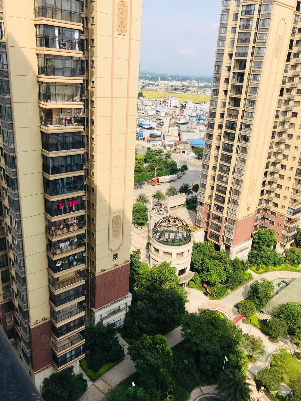 公园华府2栋看湖4房2厅靠近力沃广场公园壹号