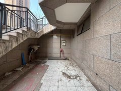 天津开发区第五大街新上（实拍房源）一楼带下沉庭院可做生意出租房源真实图片
