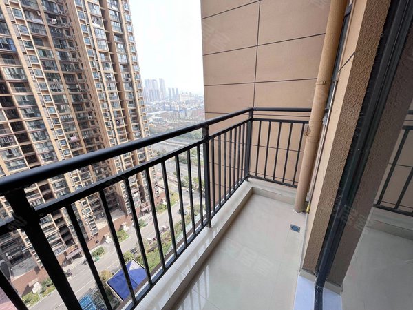 武汉汉阳建港鹦鹉名邸6号线!钟家村!江腾广场!国博中心!泰康同济!