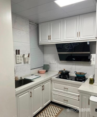 吾悦欢乐城旁悦景华府精装大四房中间楼层采光好带个车位卖