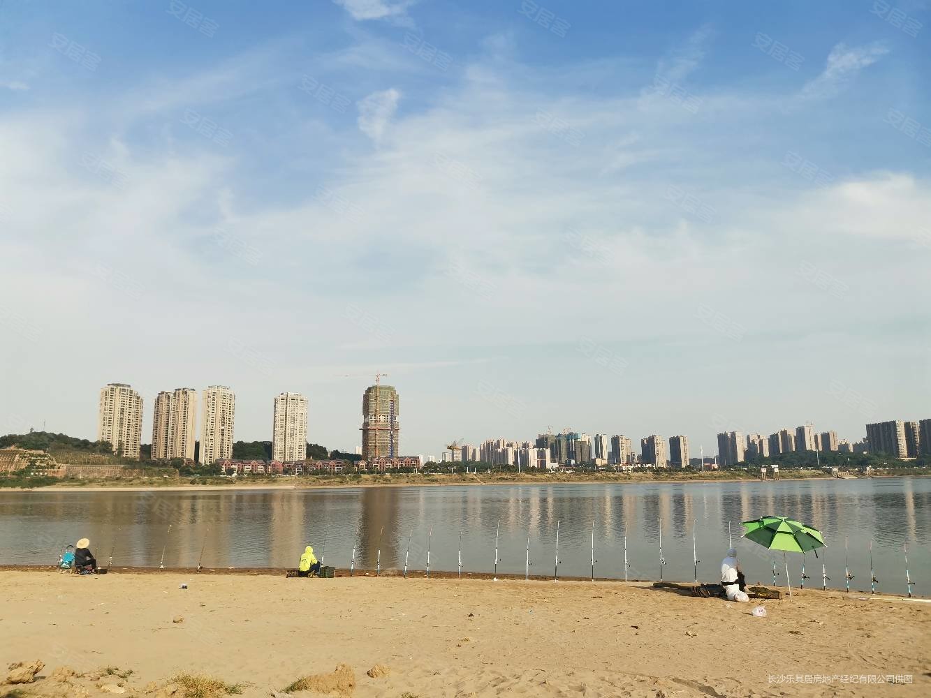 洋湖次新小区兰亭湾畔二期超性价比三室两厅随时看房