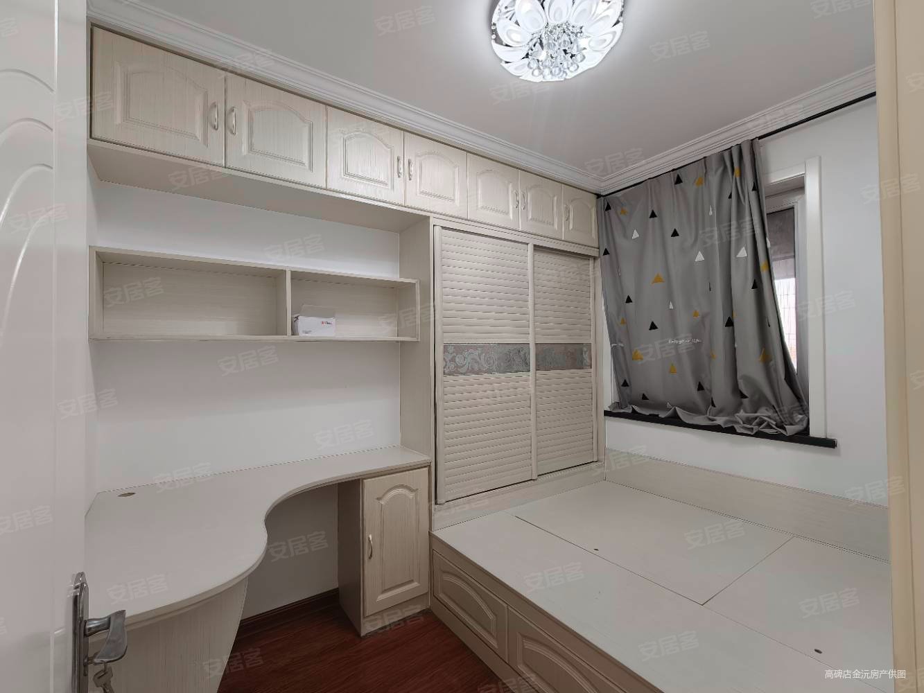 花溪墅3室2厅1卫103.86㎡南北67万