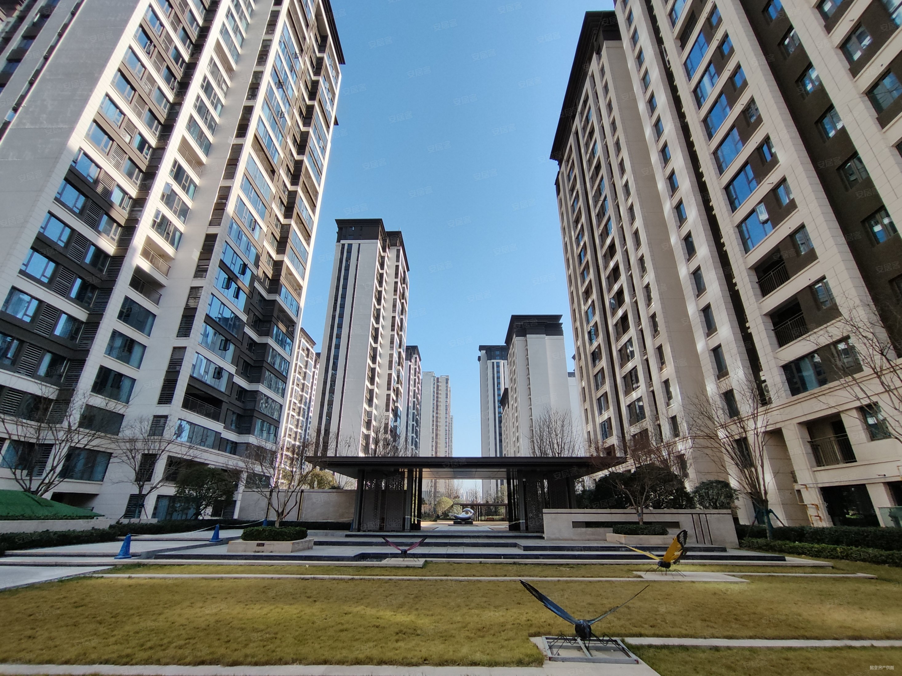 新上升龙广场保利大都会精装四室满两年业主急售出价可谈