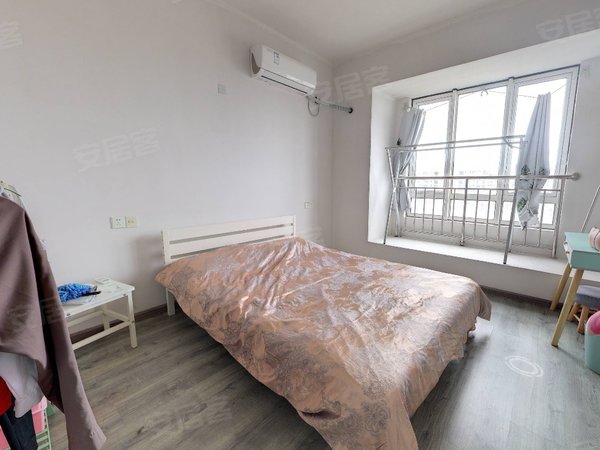 绍兴袍江宝龙广场林立欣园林立欣园简装3房,楼层好,阳光充足,有家具