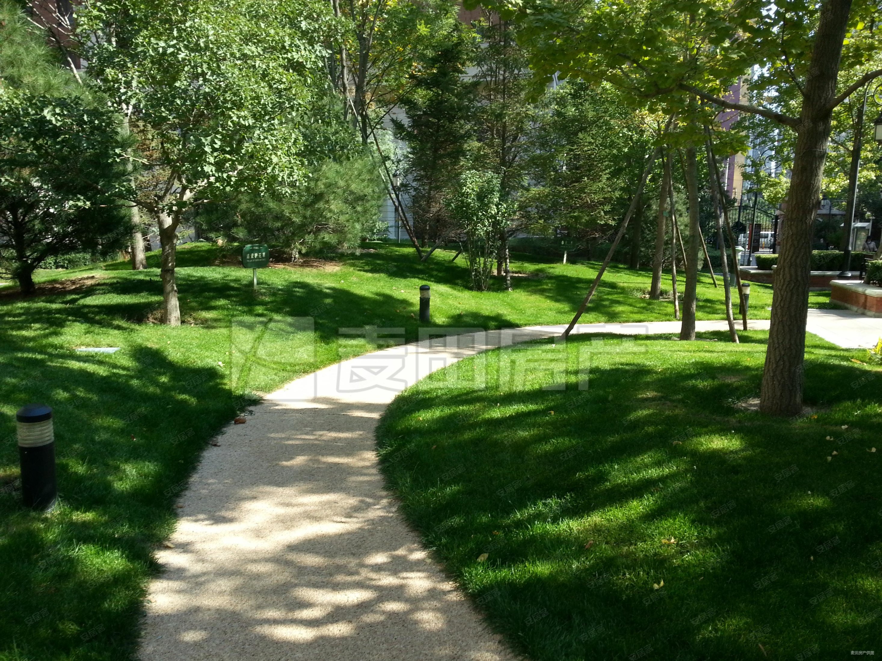 核心地段,交通便利,24小时物业服务,西堤红山二手房,930万,2室1厅,1卫