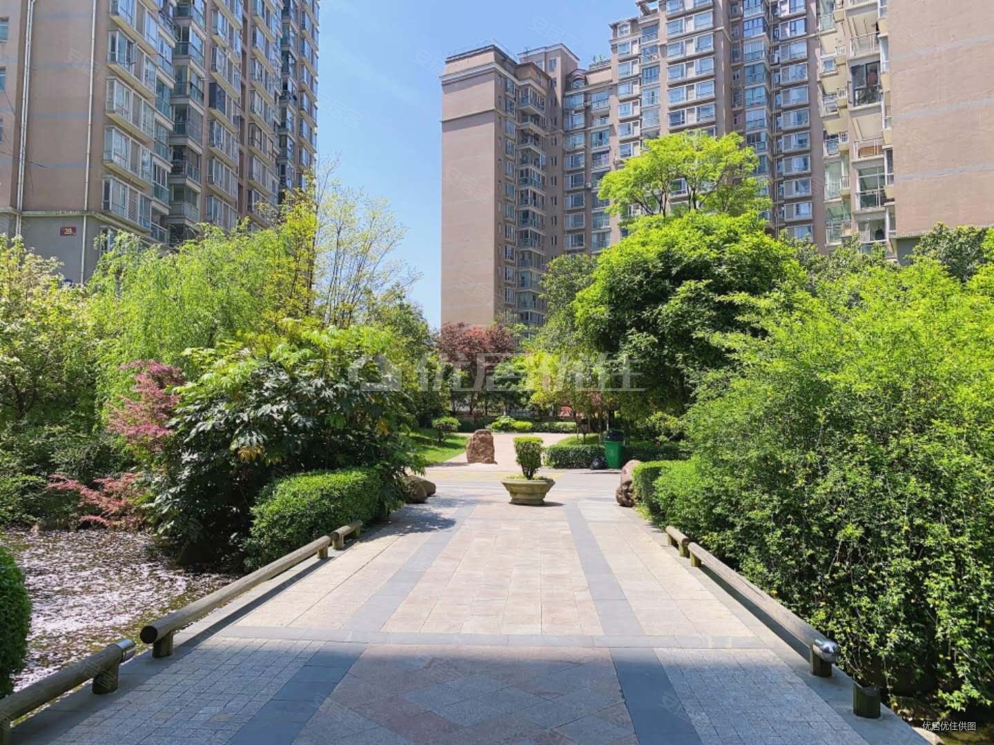贵阳房产网>贵阳二手房>观山湖二手房>八匹马二手房>金元国际新城>