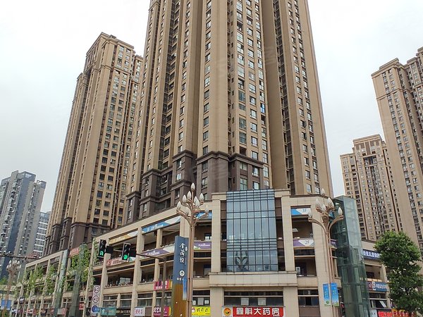 重庆九龙坡盘龙盘龙金茂悦(商住楼)盘龙商圈  交通方便 小区环境巴适