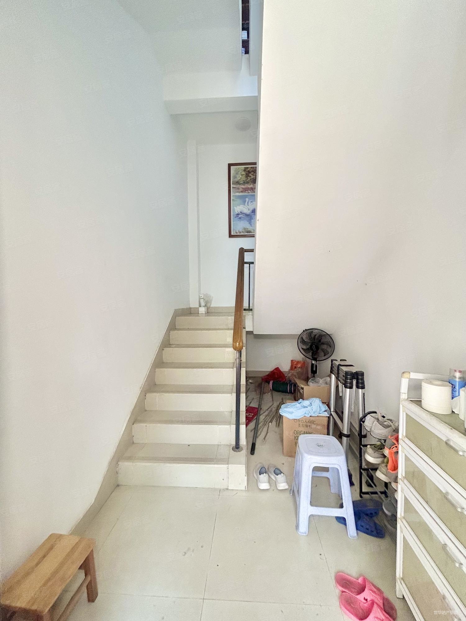 茂名碧桂园4室2厅3卫198㎡南北75.8万