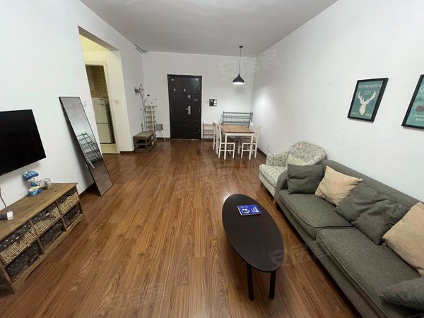 昆山玉山城西伯爵大地城西,伯爵大地,精装一房一卫,民用水电气,小区