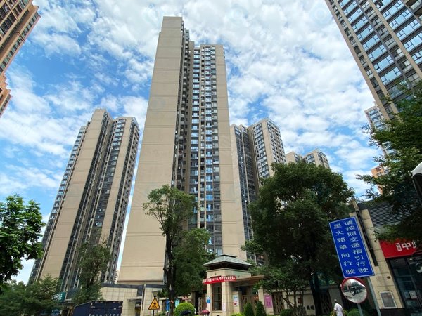 高档小区 办公住家两房出租房源真实图片