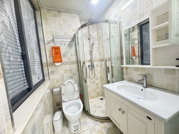 金华东阳东阳市中心世贸华庭银泰附近 世贸华庭 3房 精装修 拎包入住 民用水电 包物业出租房源真实图片