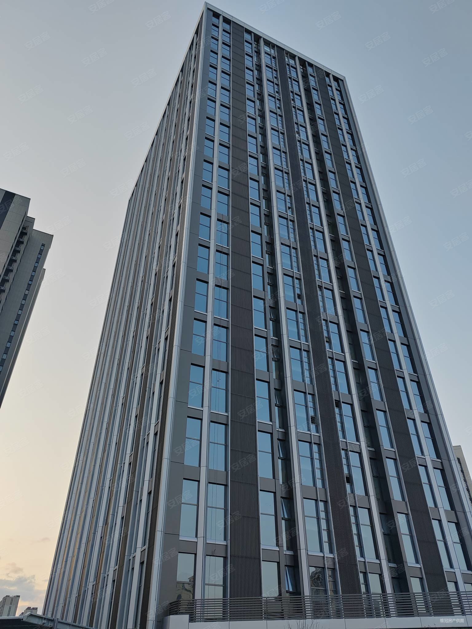 新都心地铁口现房总价70万起复试loft公寓保利天郡