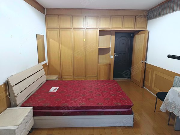 张家港杨舍杨舍中心通运新村(1-49幢)Q通运新村5楼朝南单室套8千4设施齐全阳光充足独立厨卫有钥匙出租房源真实图片