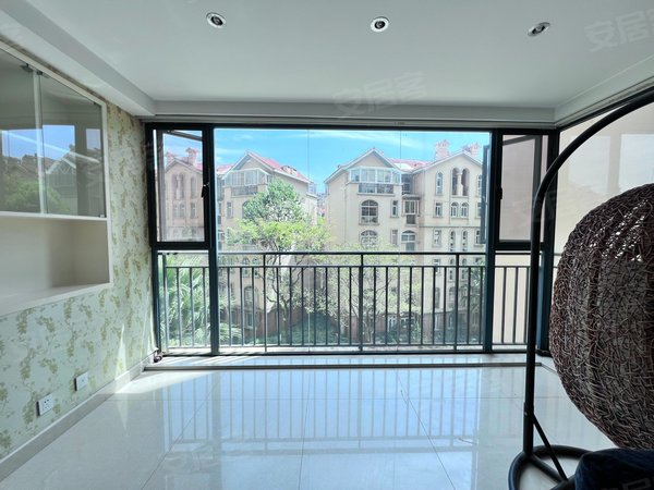 昆明官渡新亚洲体育城万景园急租钟英学校旁  精装4房 干净整洁 拎包