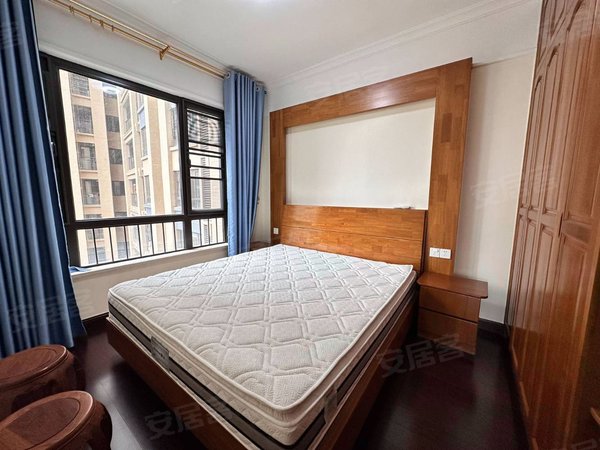 【多图】荣和公园悦府,凤岭北租房,凤岭北 大四房 业主自住 精装电梯