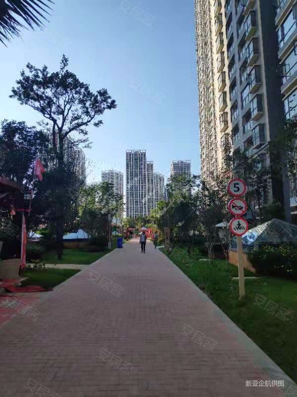 2房世博誉峰峰景65万752平南北毛坯23楼