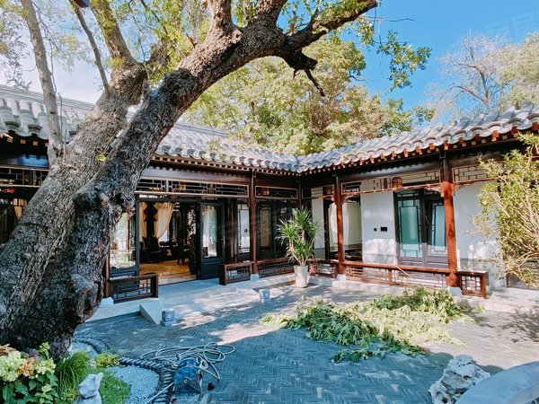 实拍)盛世国风府)院内停车)8车位 千平会所四合院出租,东城租房-北京