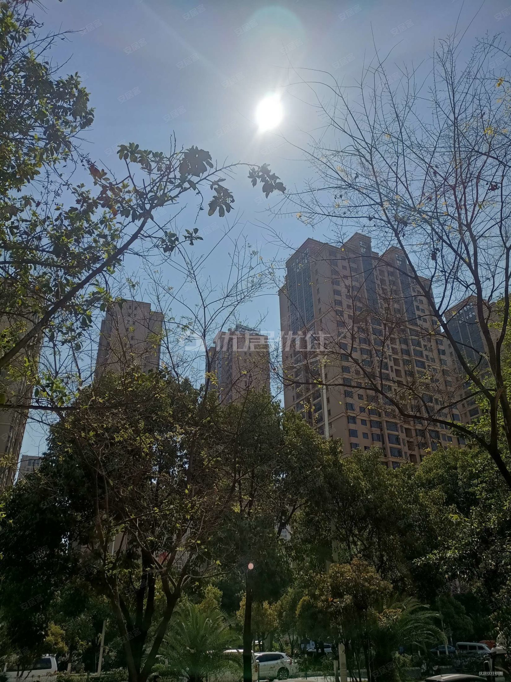 龙头街地铁口交通方便,恒大翡翠华庭二手房,106万,4室2厅,2卫,136平米