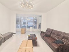 沂南城区第二实验小学智圣温泉城B区，洋房三楼带车位储藏室出租年16000出租房源真实图片