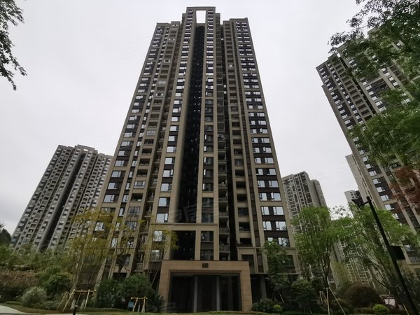 重庆江北江北嘴保利观澜(二期)江北嘴 保利观澜二期三房2800元月出租