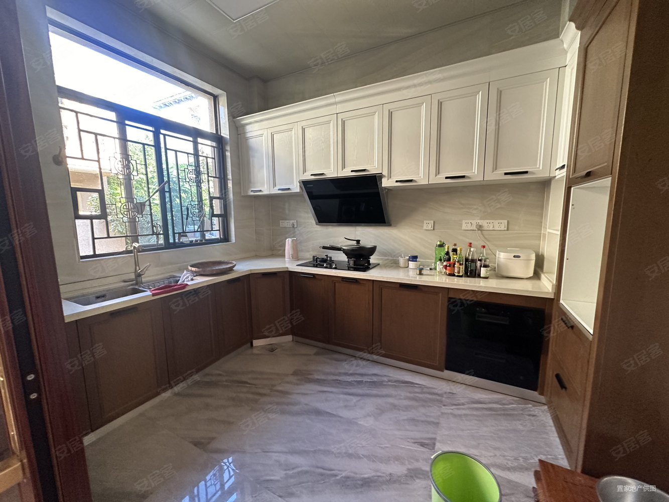 碧桂园城市花园(别墅)5室2厅5卫252㎡南北178万